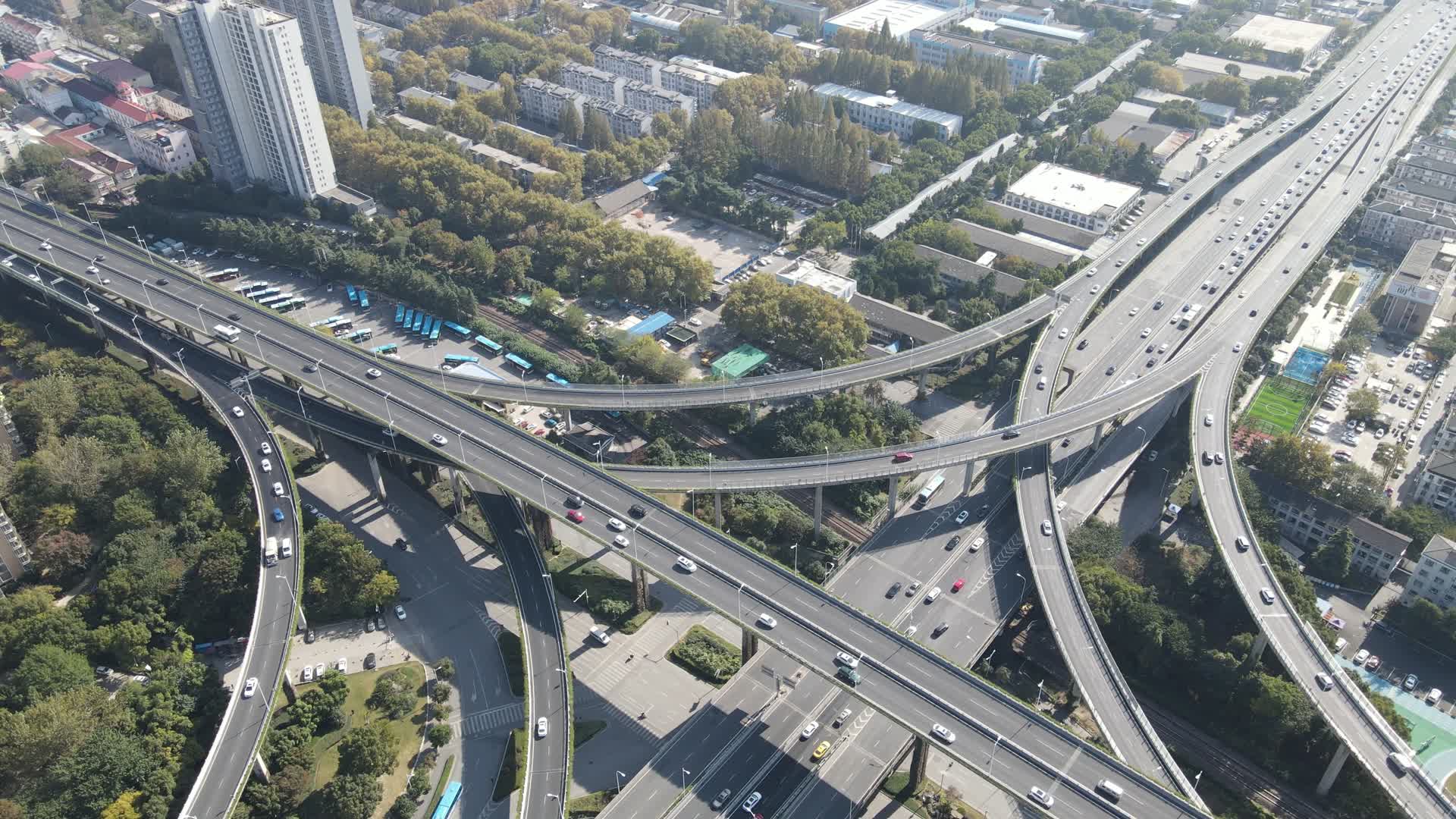 航拍南京交通立交桥视频的预览图