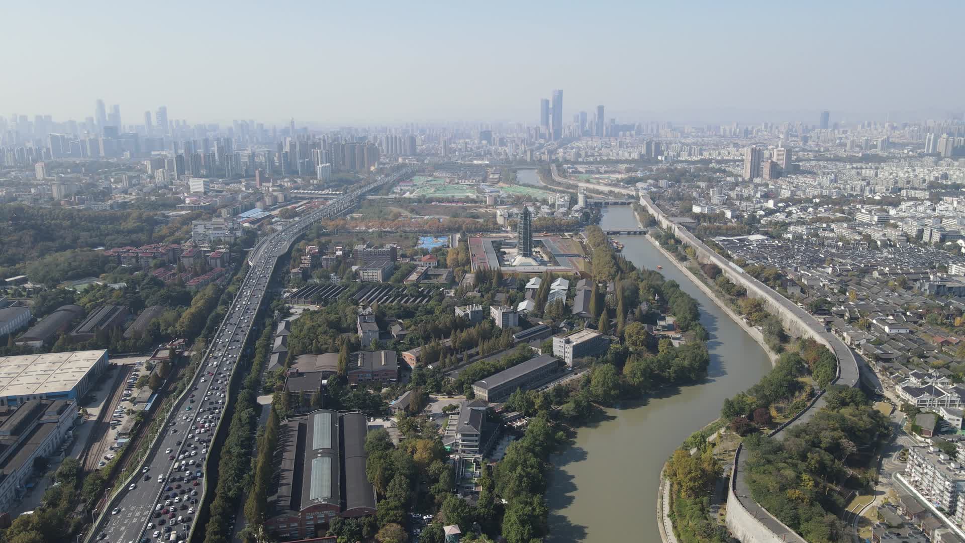 航拍江苏南京城市高楼秦淮河风光视频的预览图