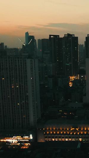 武汉城市夜幕降临竖屏航拍视频的预览图