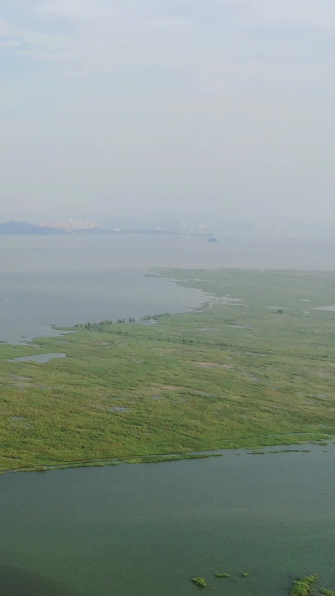 湖南岳阳洞庭湖风光竖屏视频的预览图