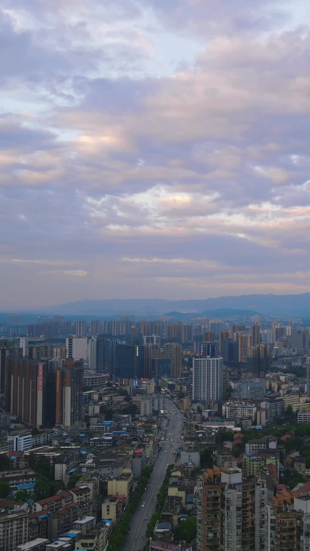湖南湘西城市风光竖屏航拍视频的预览图