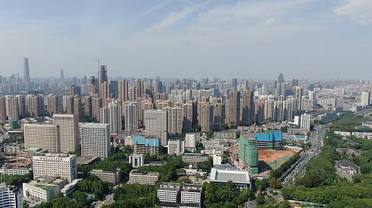 4K航拍湖北武汉城市高楼风光视频的预览图
