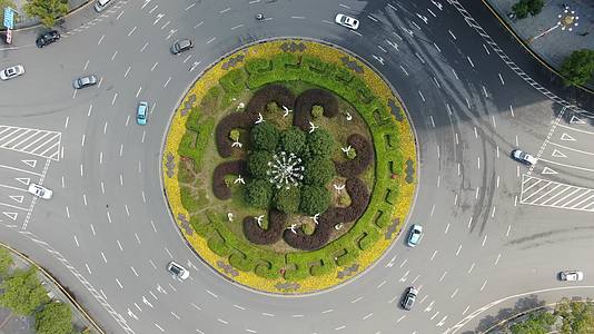 航拍湖南吉首交通圆形转盘视频的预览图
