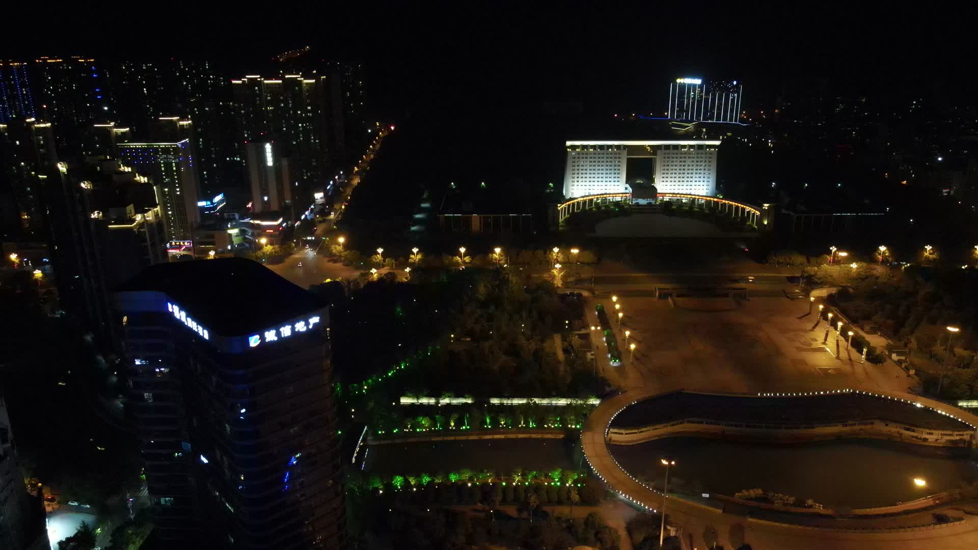 航拍湖南吉首人民政府世纪广场视频的预览图