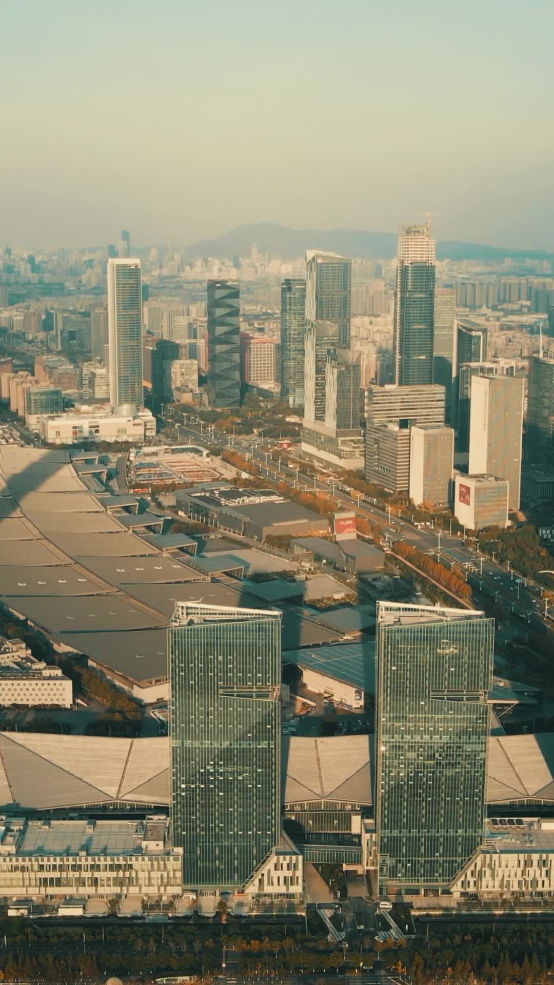 航拍江苏南京城市风光地标建筑视频的预览图