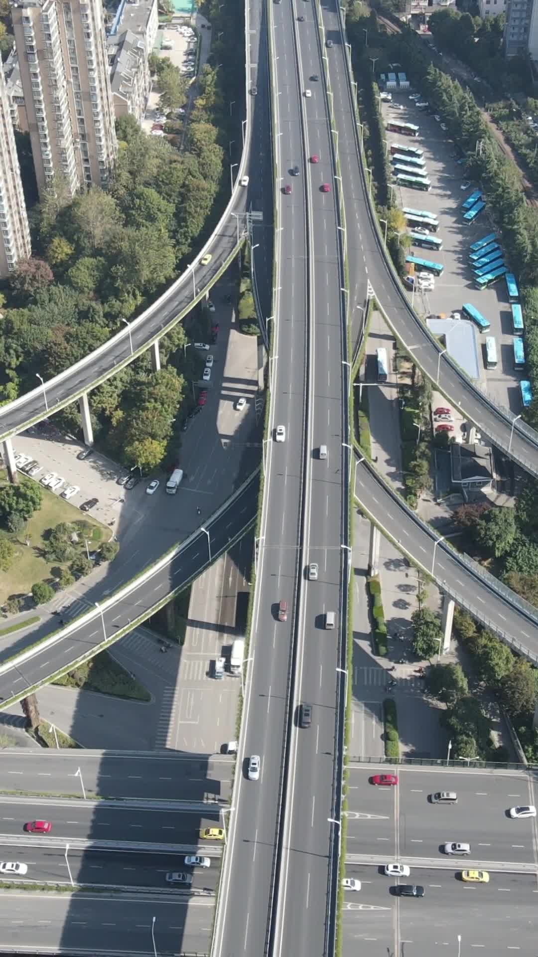 江苏南京双桥门立交桥竖屏航拍视频的预览图