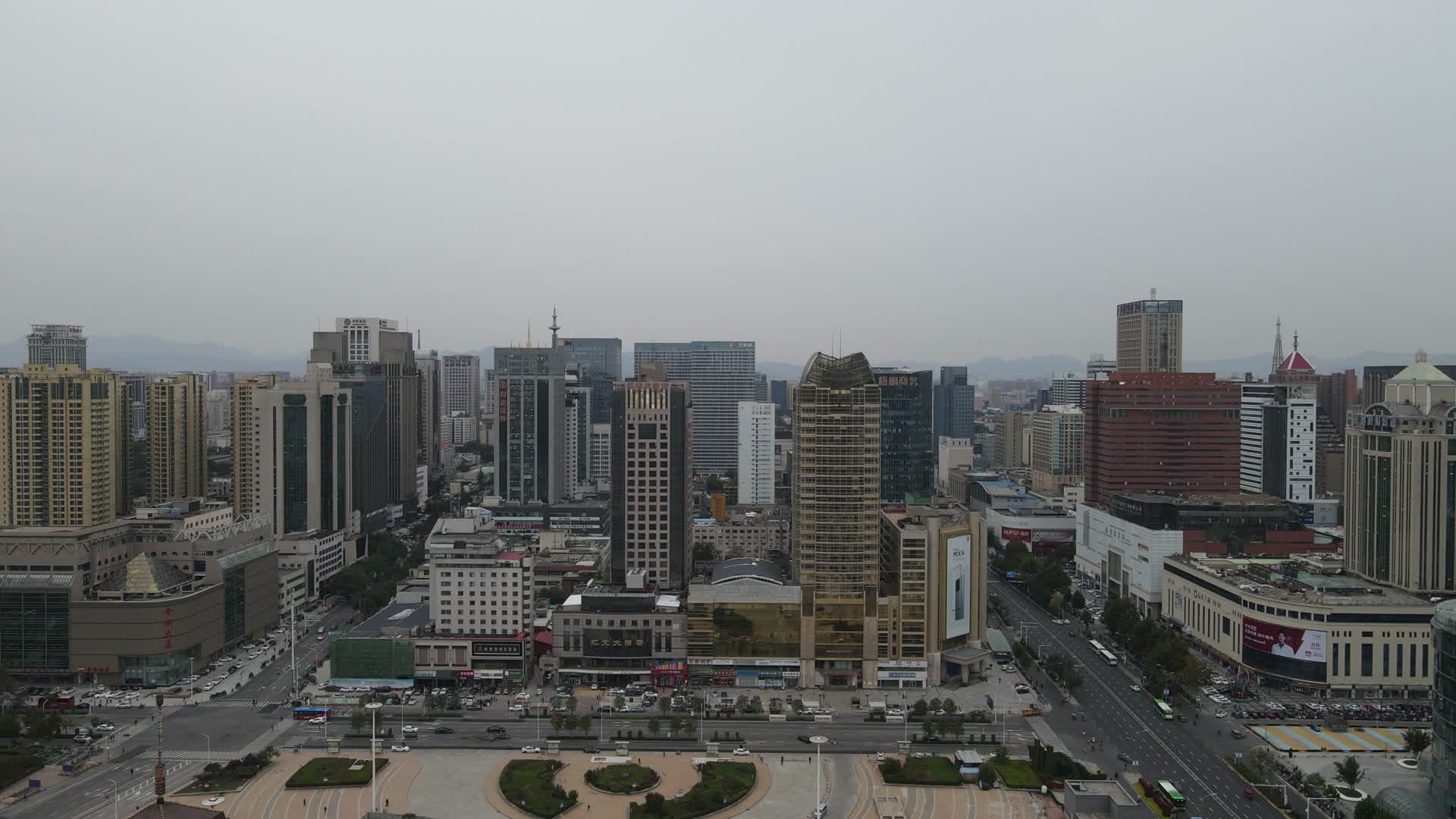 航拍石家庄解放广场城市高楼视频的预览图