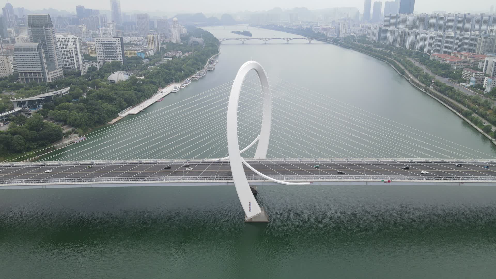 航拍广西柳州白沙大桥视频的预览图