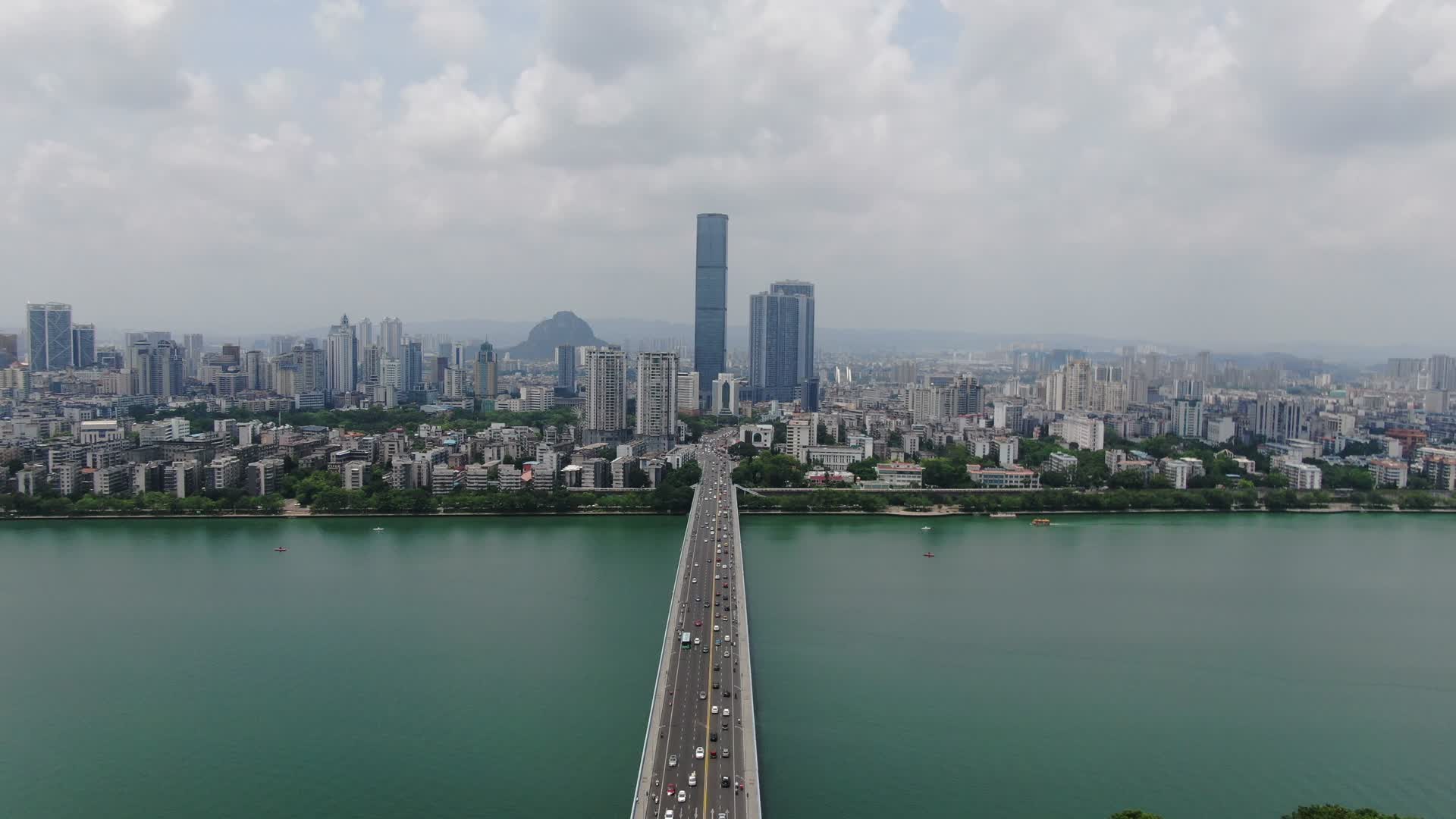 航拍广西柳州文昌大桥视频的预览图