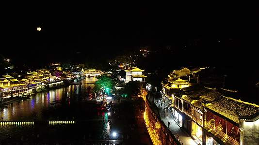 航拍湖南湘西凤凰古城4景区夜景视频的预览图