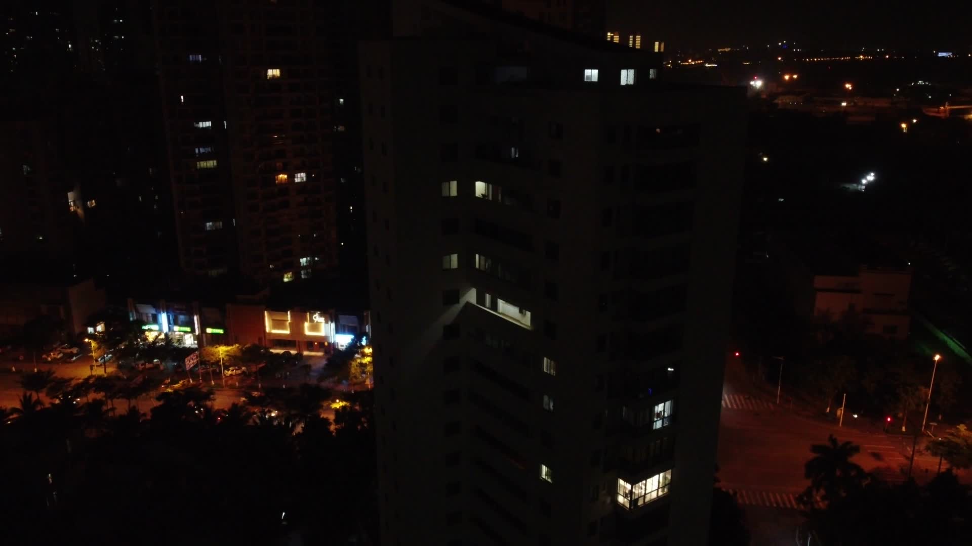 俯拍海口市城区视频的预览图