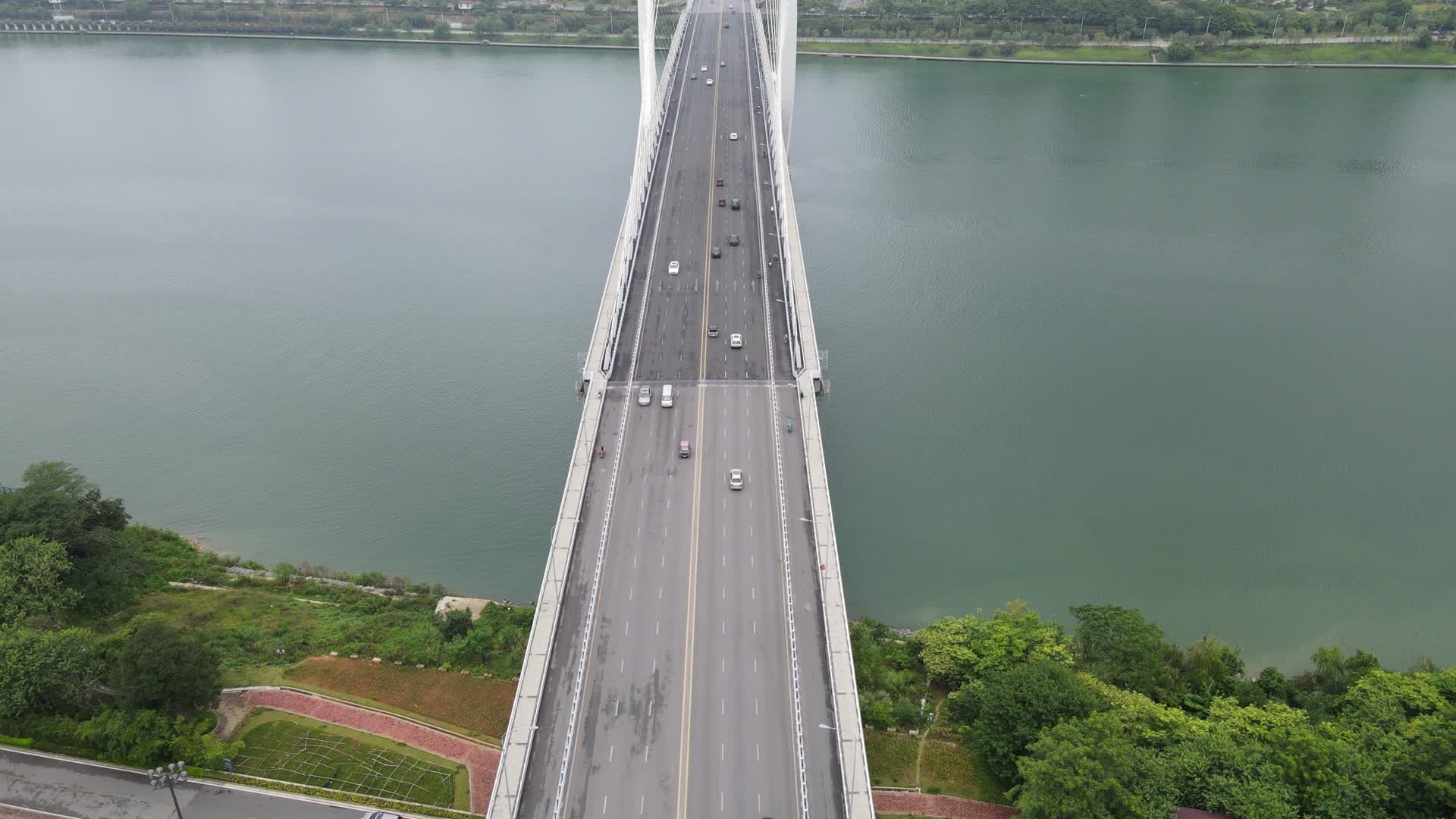 航拍广西柳州柳江白沙大桥视频的预览图