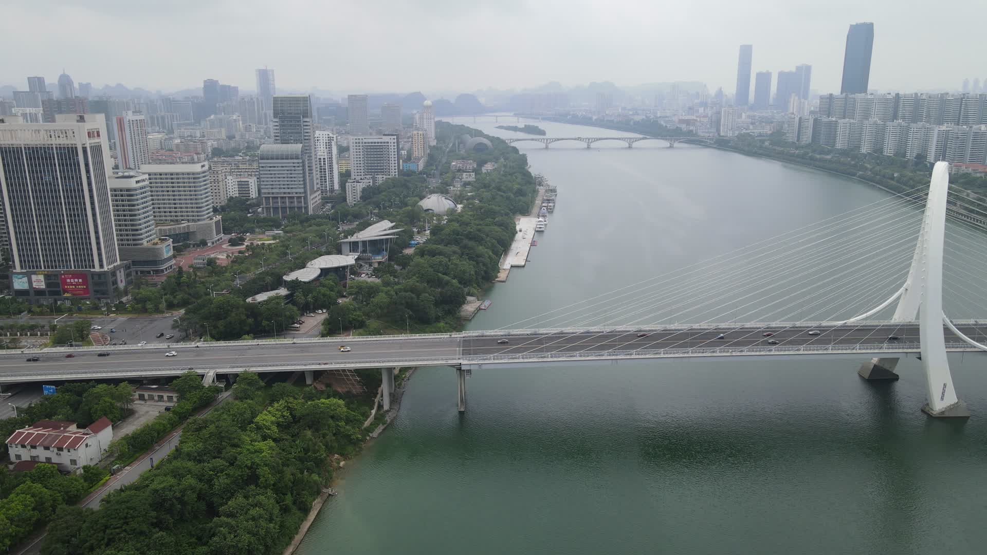 航拍广西柳州白沙大桥视频的预览图