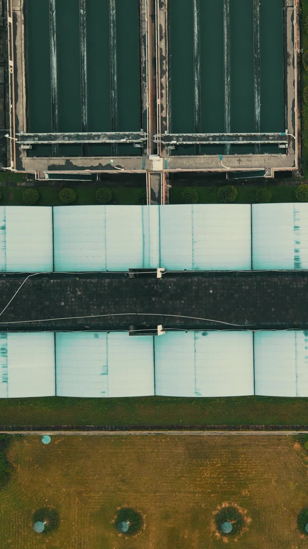 航拍城市自来水工厂生产视频的预览图