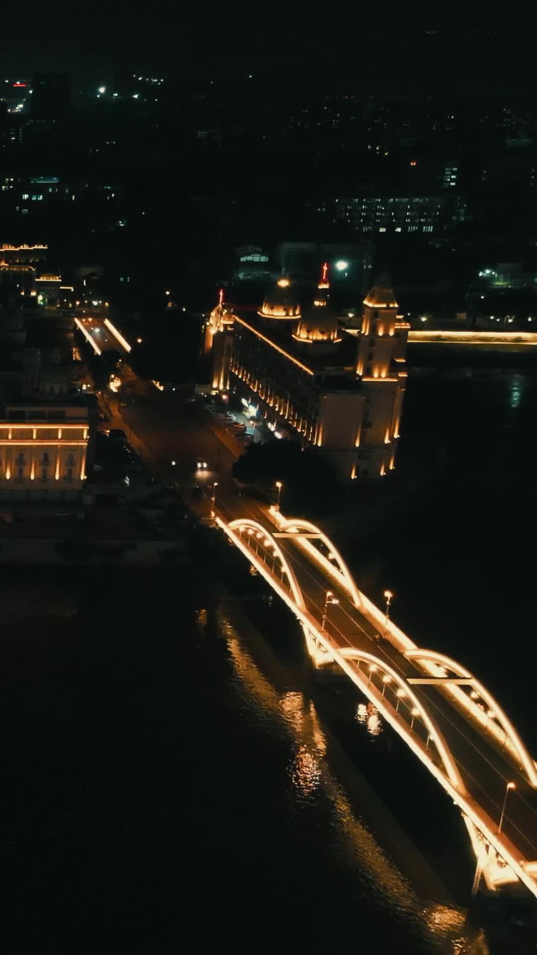 航拍福建福州城市夜景竖屏视频的预览图