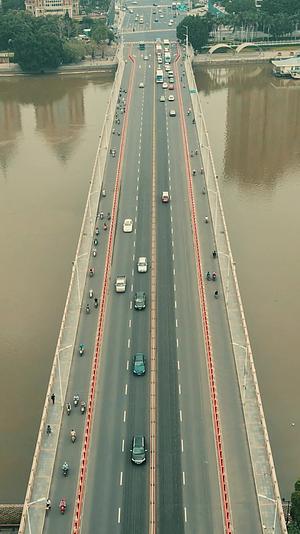航拍福建福州闽江大桥竖屏视频的预览图