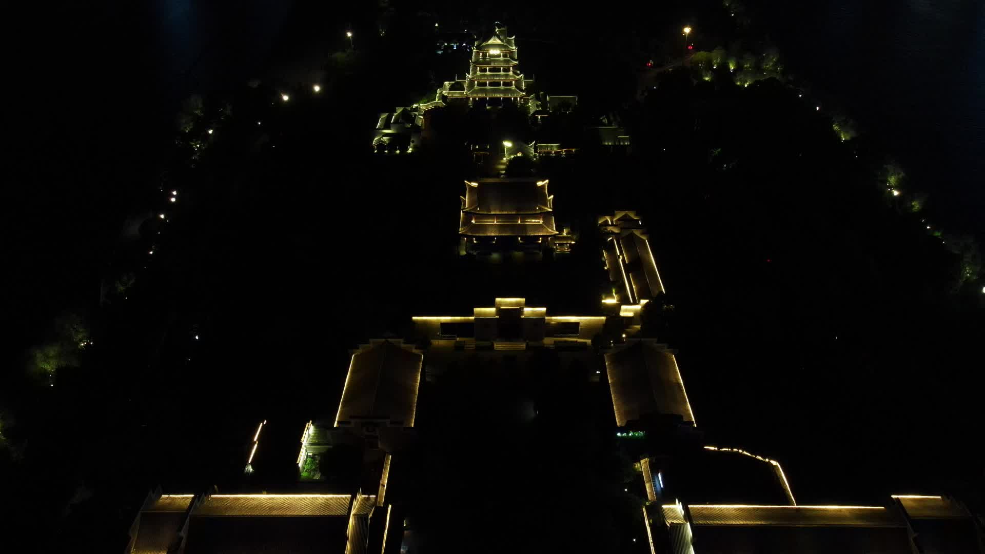航拍福建湄洲岛妈祖庙夜景视频的预览图