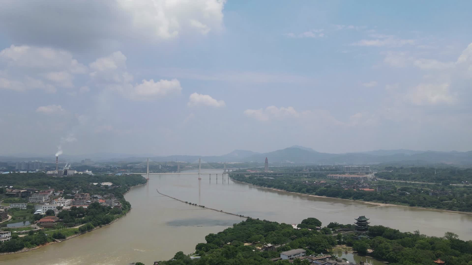 航拍江西赣州城市风光视频的预览图