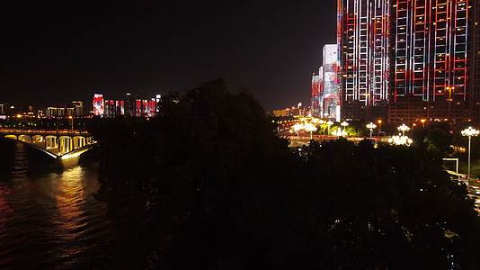 航拍湖南长沙湘江橘子洲大桥夜景视频的预览图