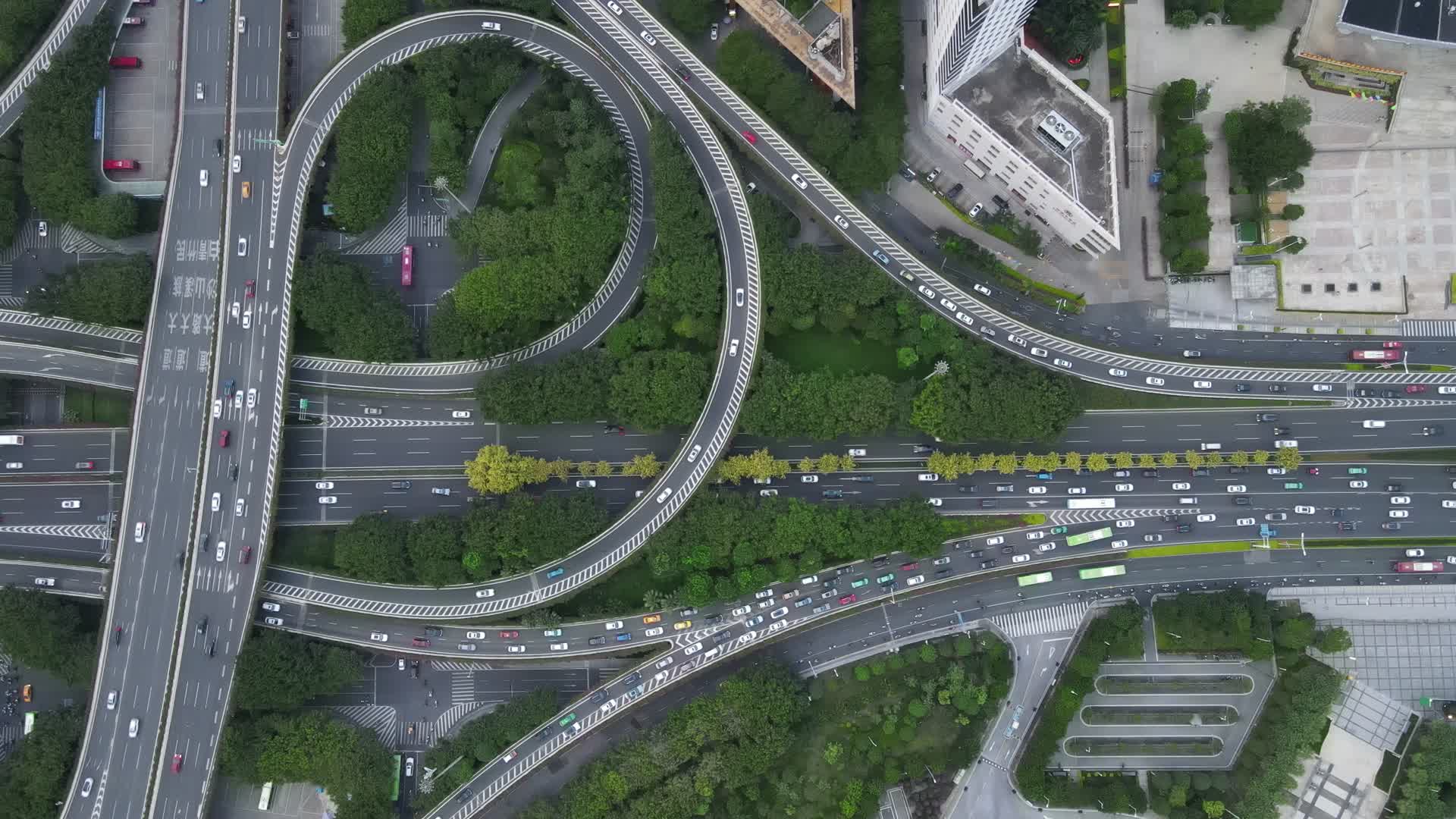 4K航拍广西南宁竹溪立交桥视频的预览图