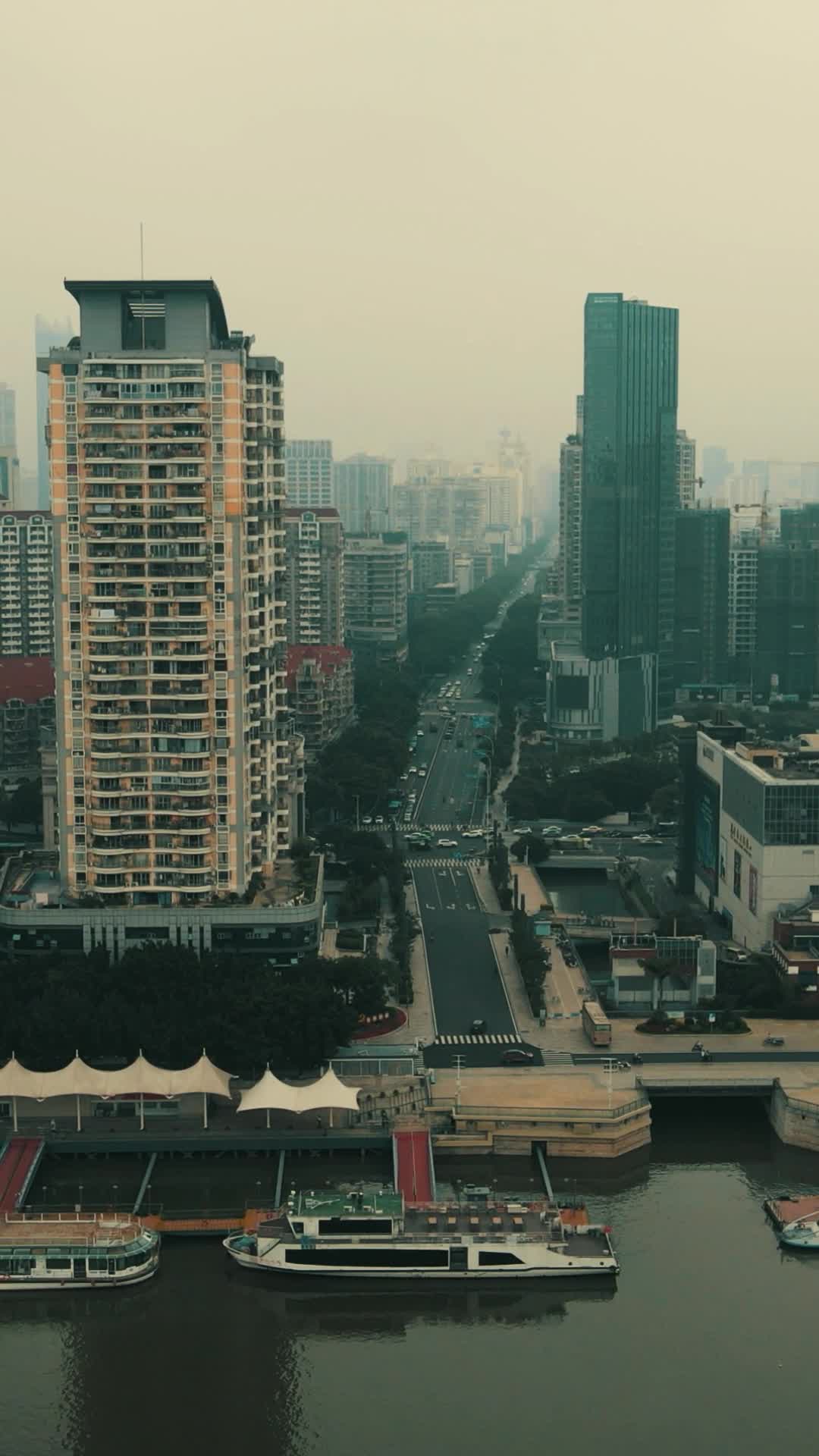 航拍广西柳州城市建设风光竖屏视频的预览图