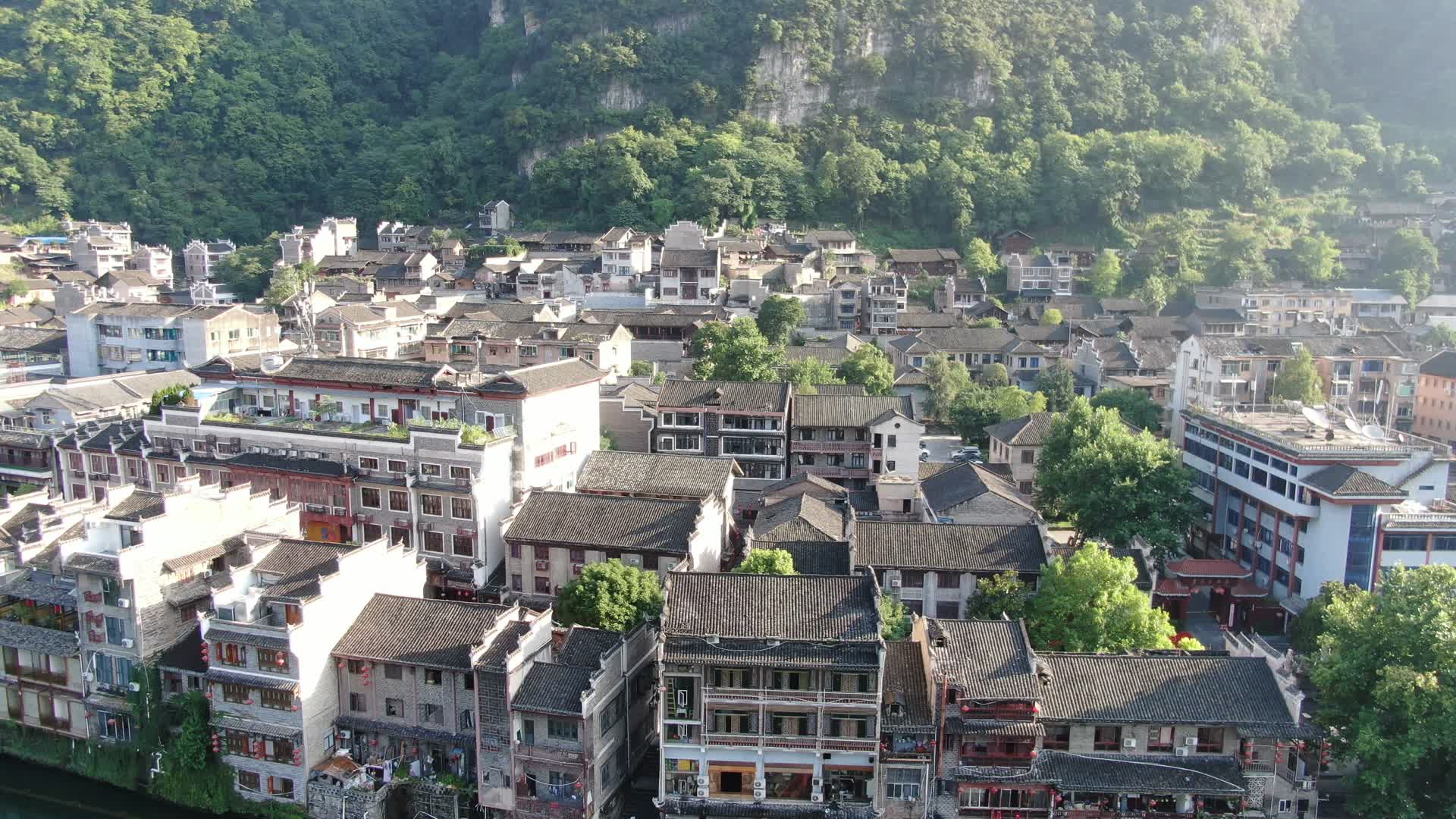 航拍贵州镇远古城古建筑视频的预览图