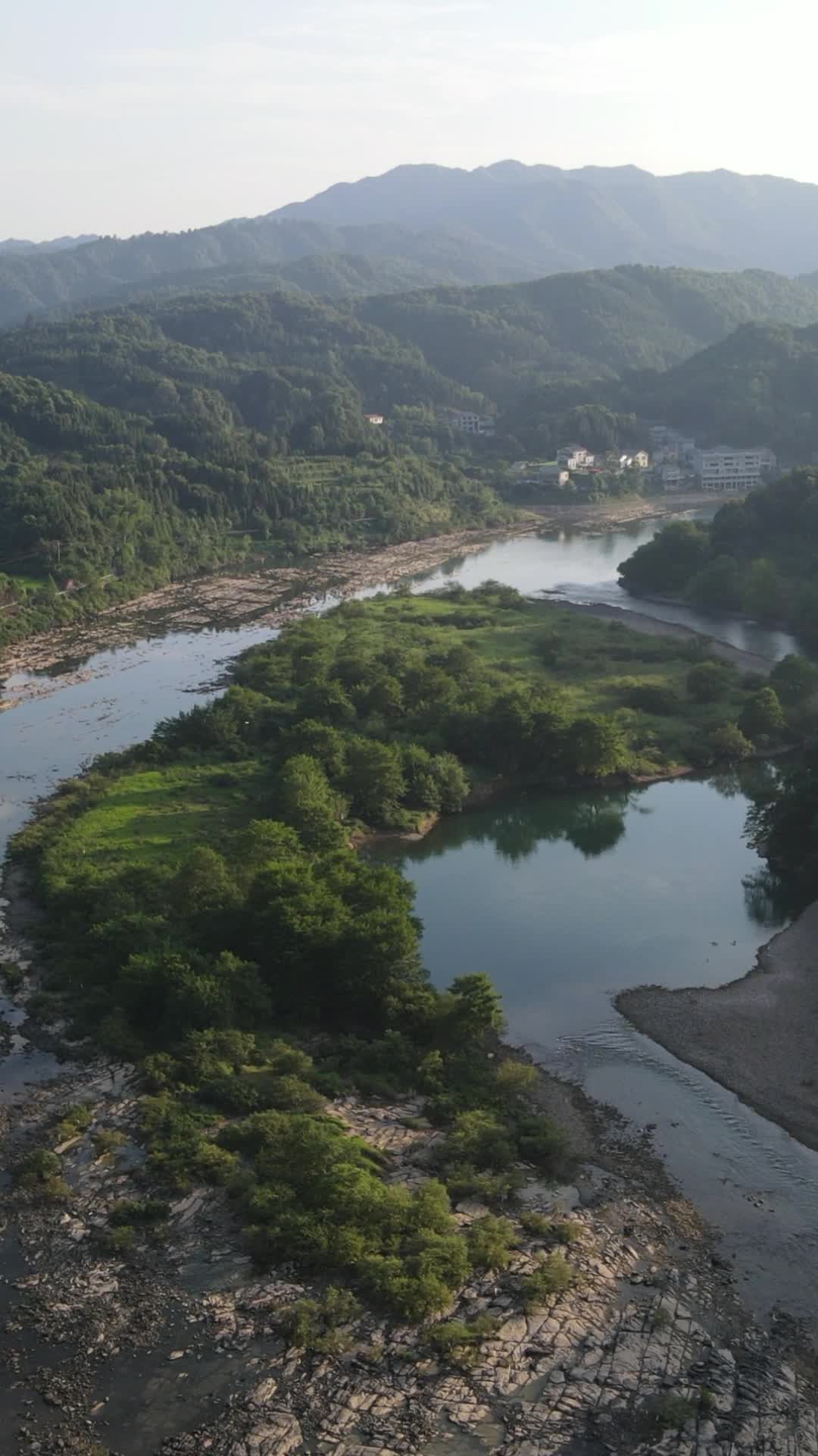 航拍祖国大海河山山川河流视频的预览图