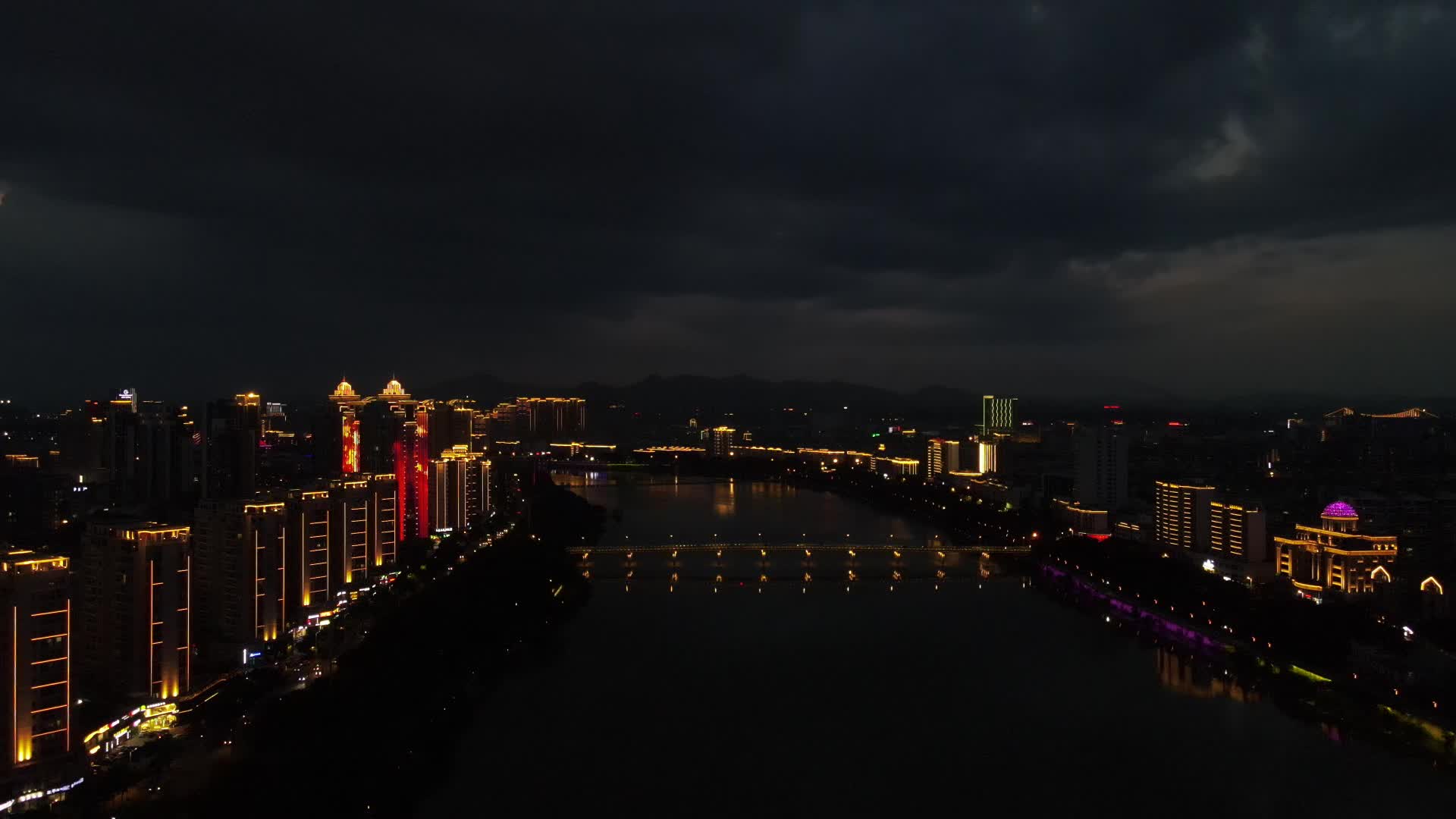 航拍江西赣州城市夜景视频的预览图