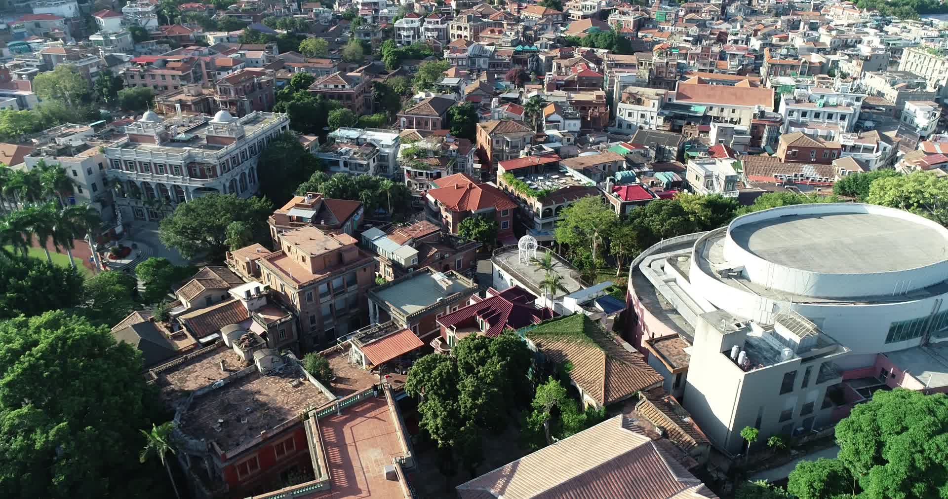 俯拍厦门市城区视频的预览图