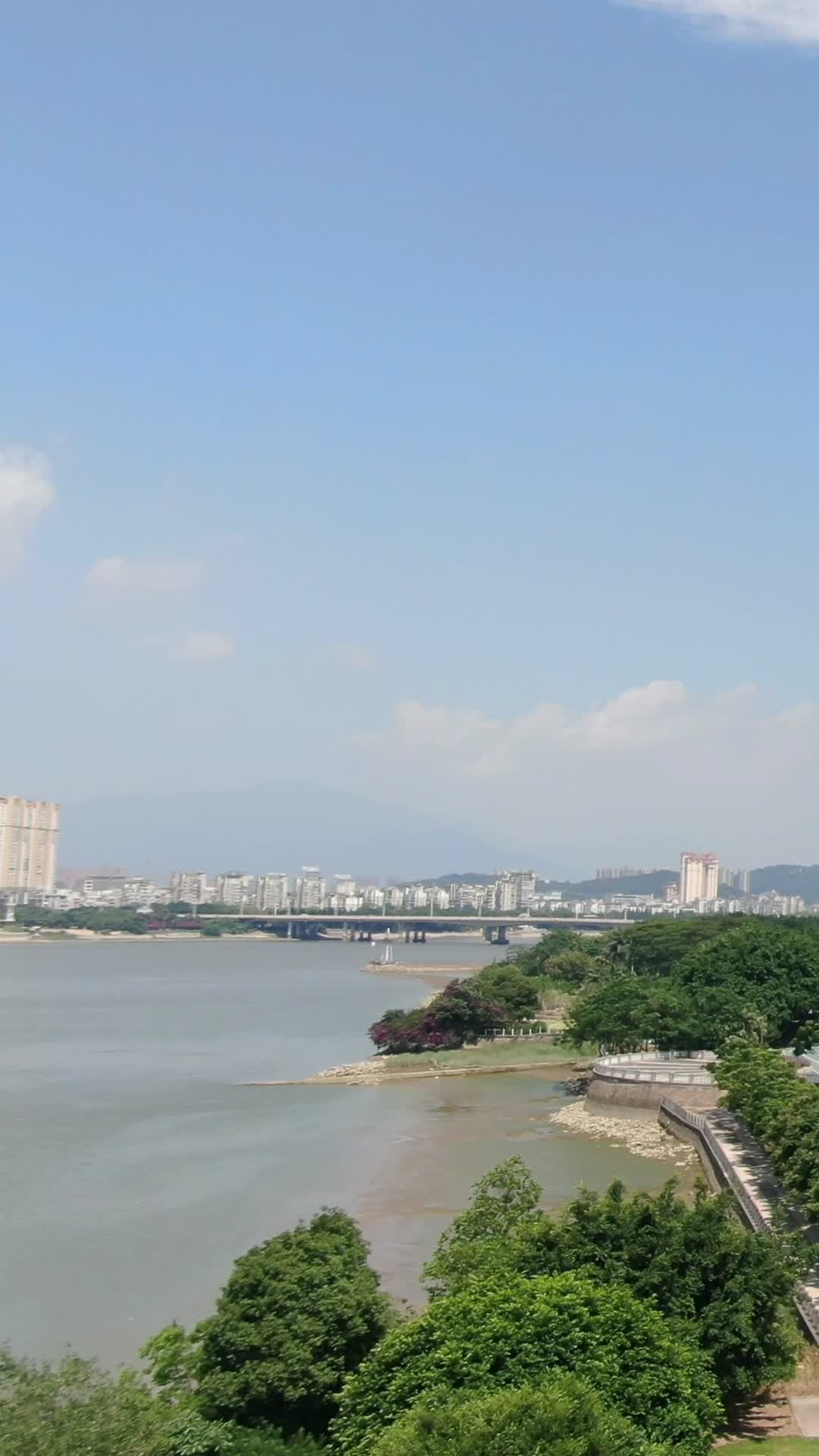 航拍福建莆田城市风光竖屏视频的预览图