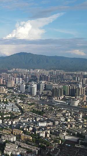 航拍湖南湘西城市蓝天白云视频的预览图