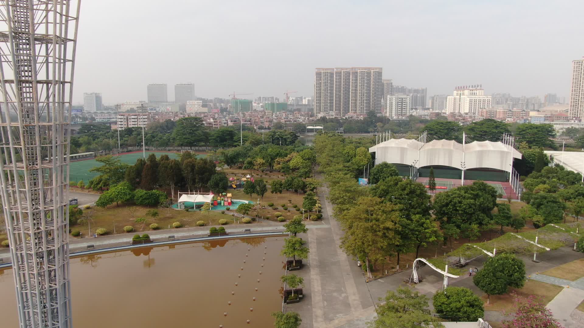 广州东莞体育公园航拍视频的预览图