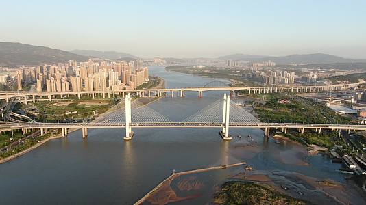 福州闽江魁浦大桥航拍视频的预览图