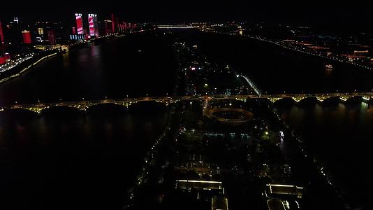 湖南长沙橘子洲夜景灯光航拍视频的预览图