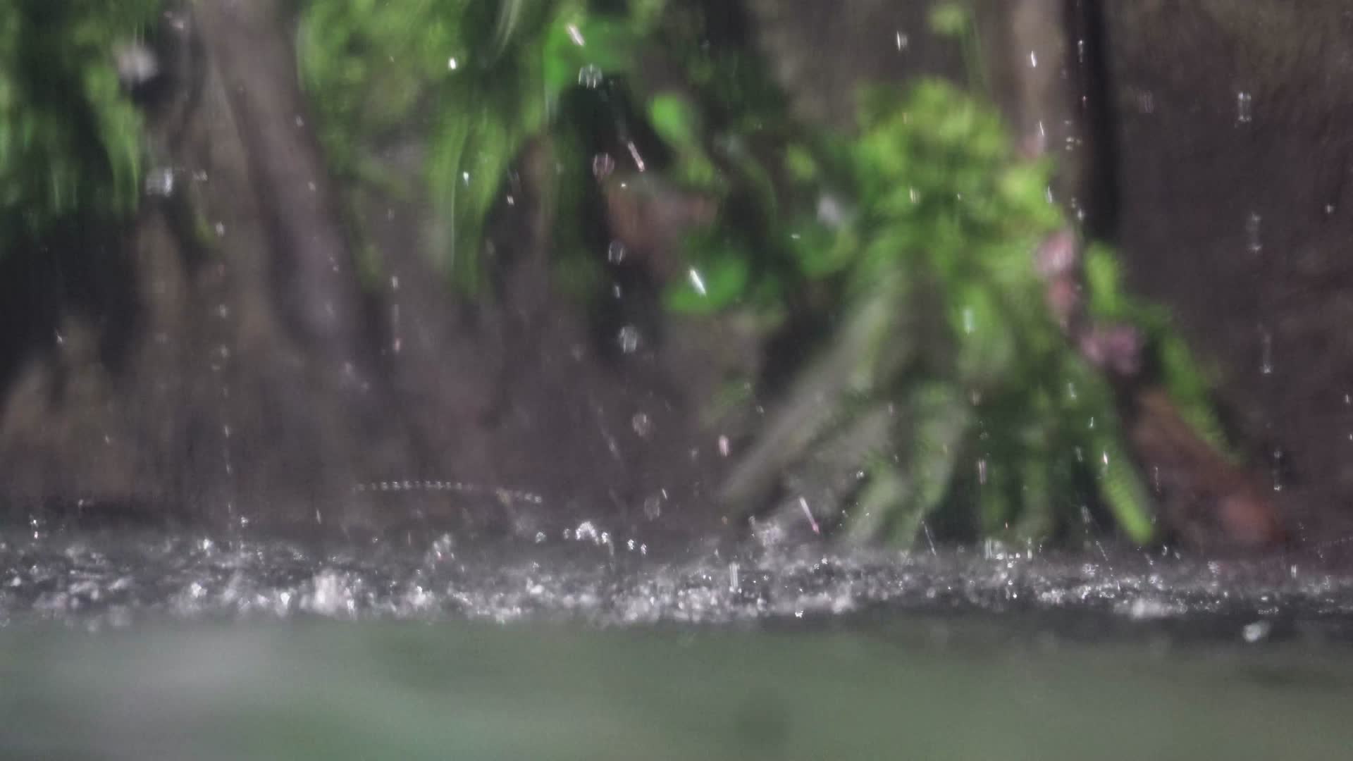 瀑布水流流水风景水波纹视频的预览图