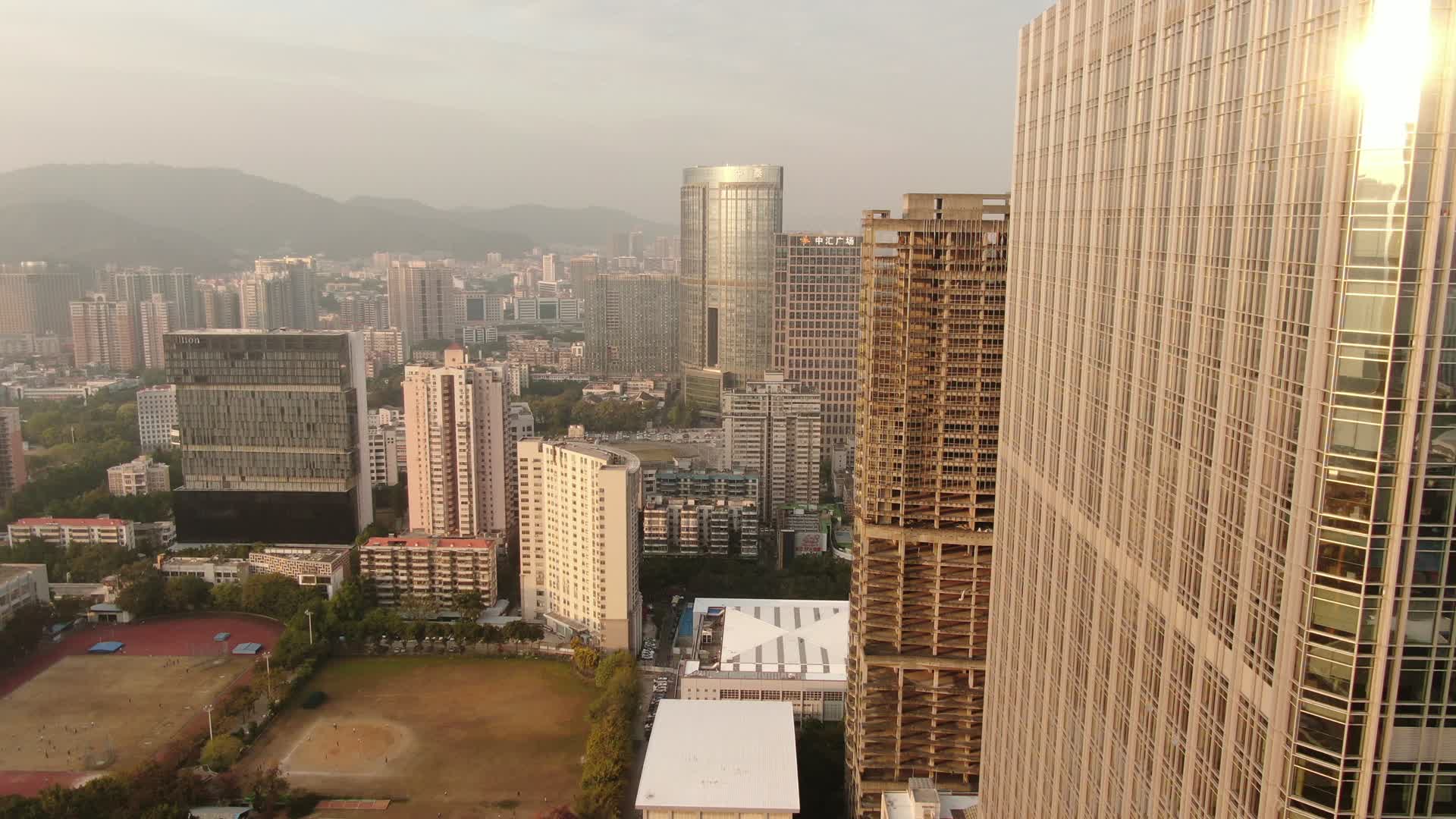 航拍广东广州城市风光视频的预览图