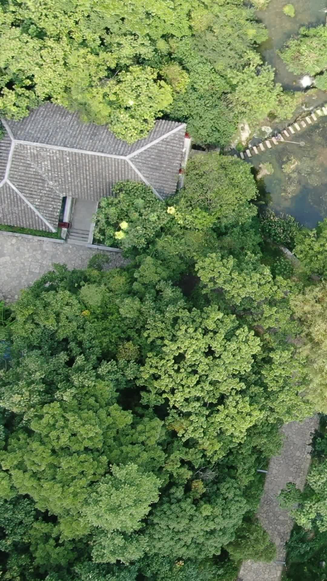 贵阳花溪公园花溪河航拍视频的预览图