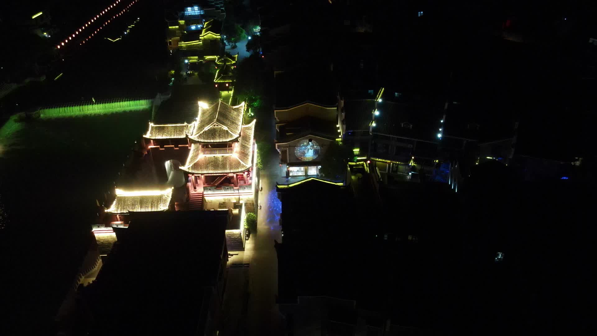 航拍湖南吉首乾州古城4A景区夜景视频的预览图