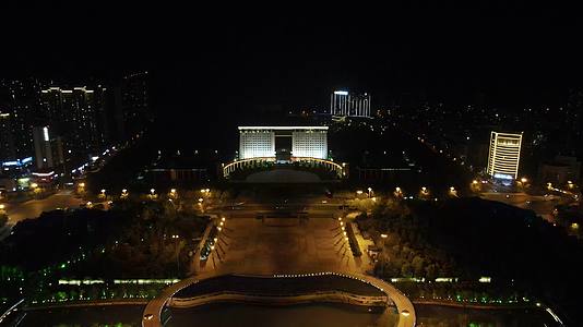 航拍湘西吉首人民广场市政大楼视频的预览图