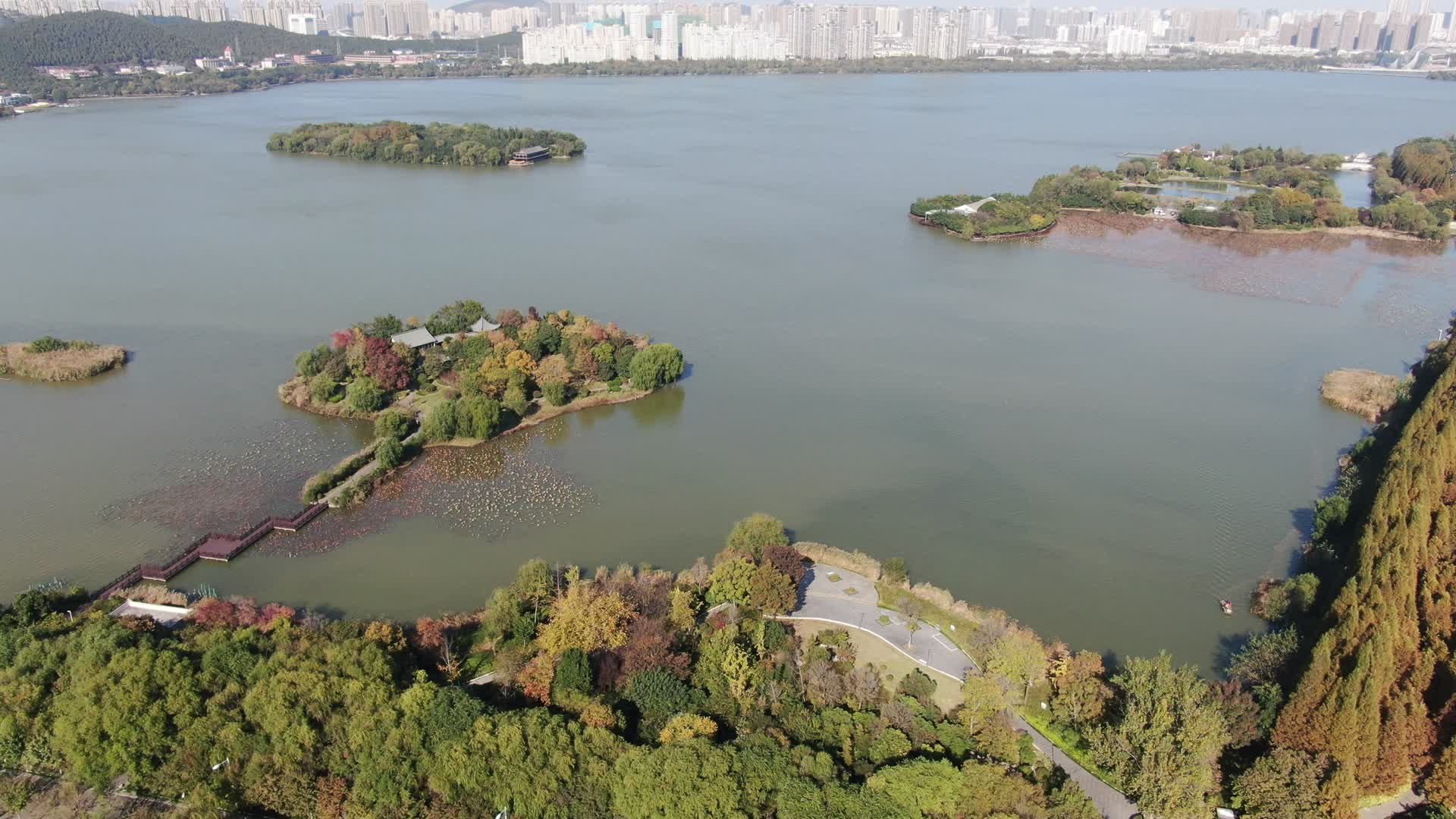 航拍江苏徐州云龙湖5A景区视频的预览图