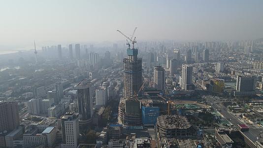 航拍江苏徐州城市建设高楼视频的预览图