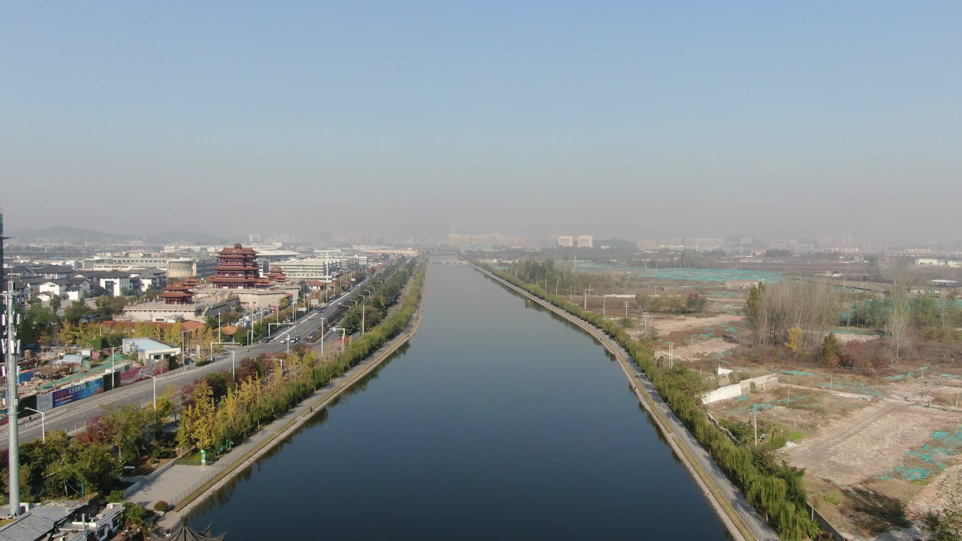 航拍江苏徐州黄河故道城市风光视频的预览图