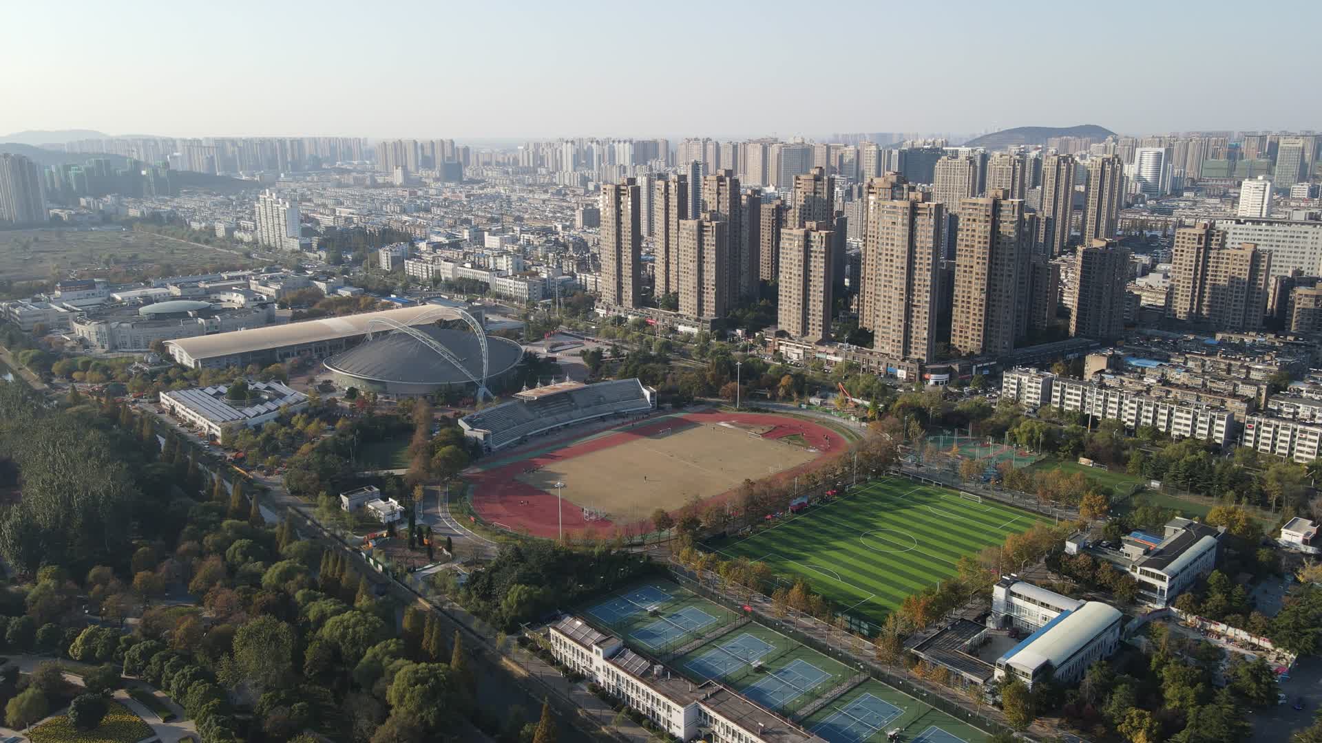 航拍徐州市体育馆视频的预览图