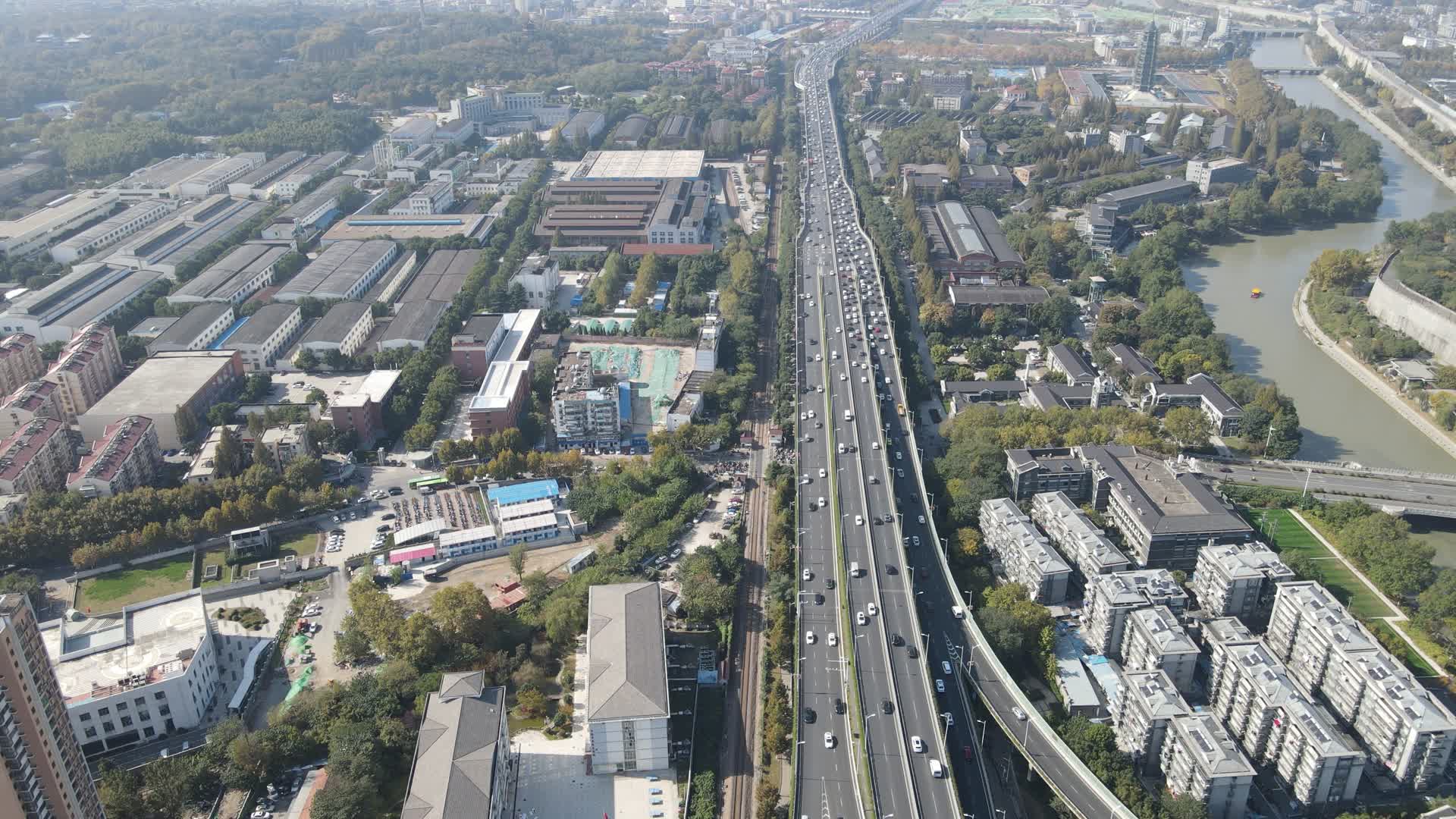 航拍南京交通车流视频的预览图