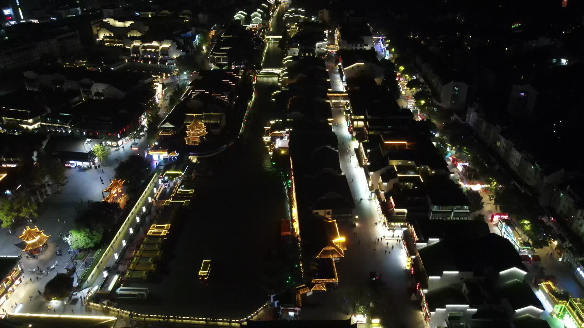 南京秦淮河夫子庙夜景航拍4K视频的预览图