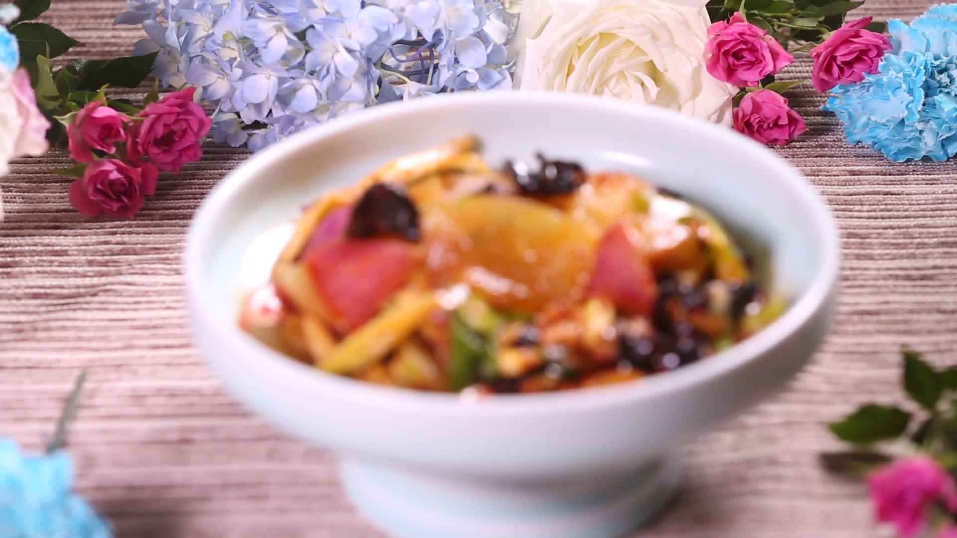 炒冬瓜片干锅冬瓜视频的预览图