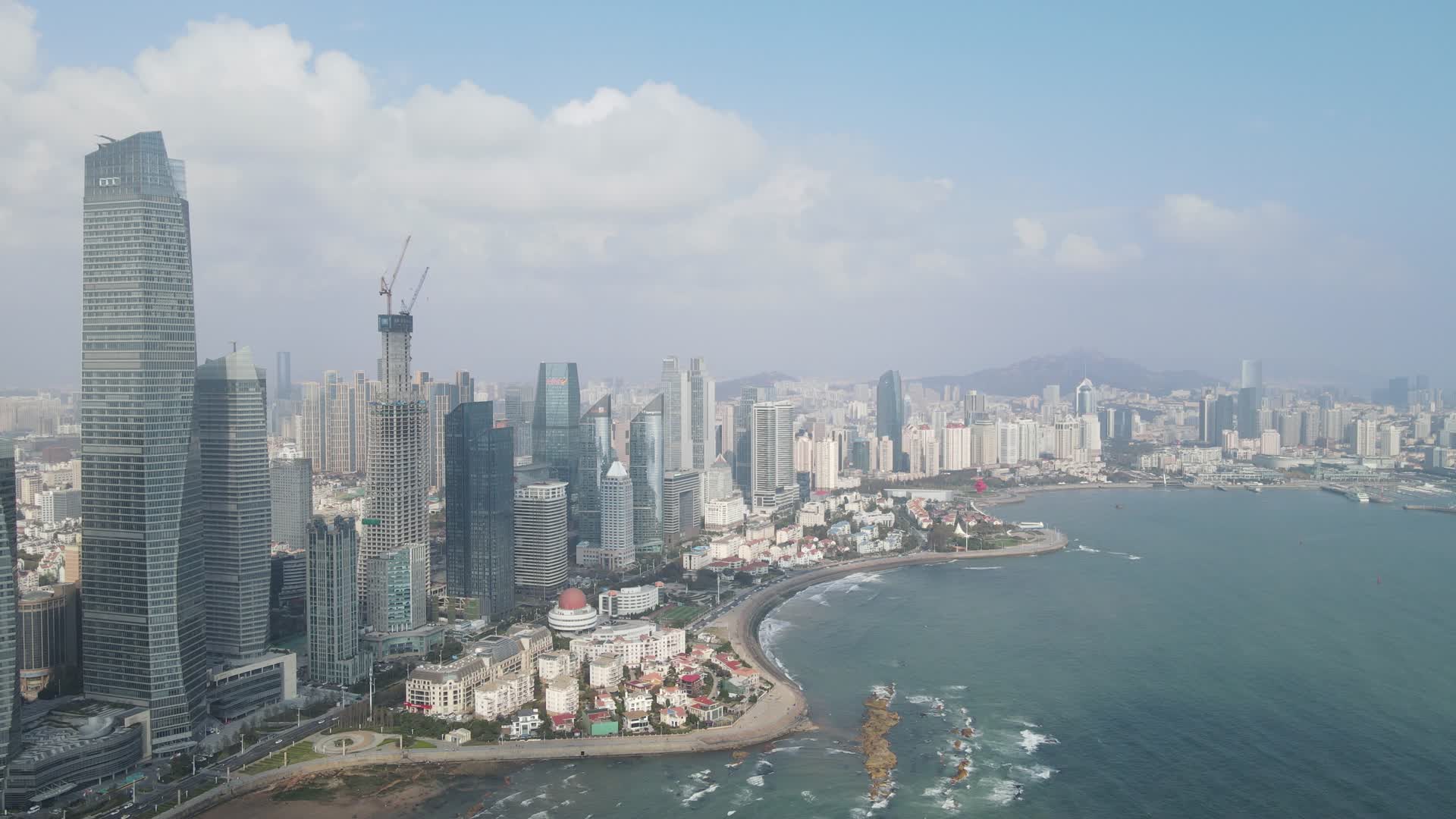 山东青岛海天中心商务建筑航拍视频的预览图