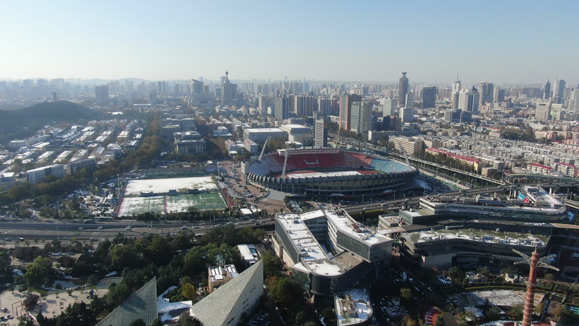 航拍山东济南省体育中心视频的预览图