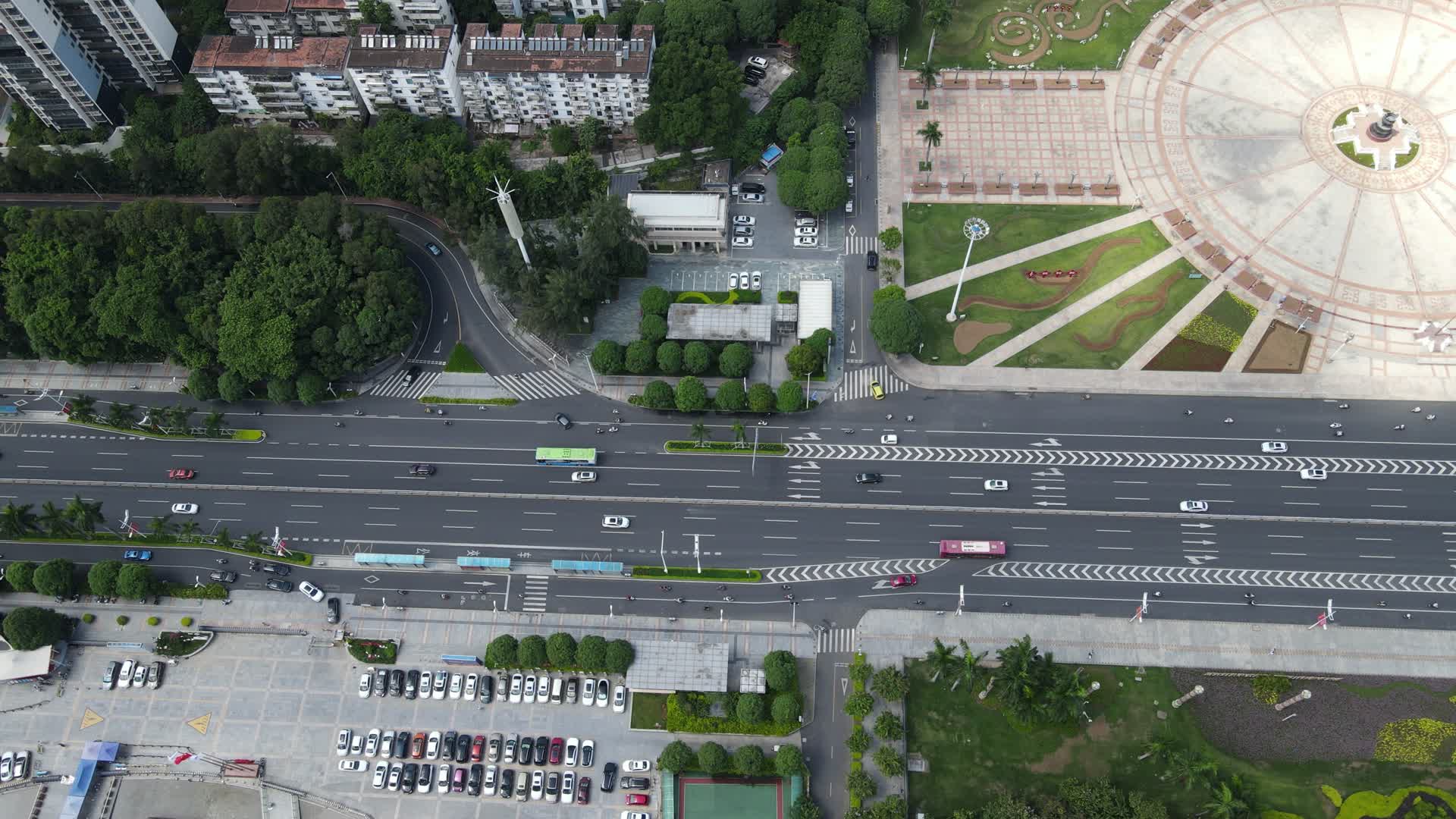 航拍广西南宁民族广场视频的预览图