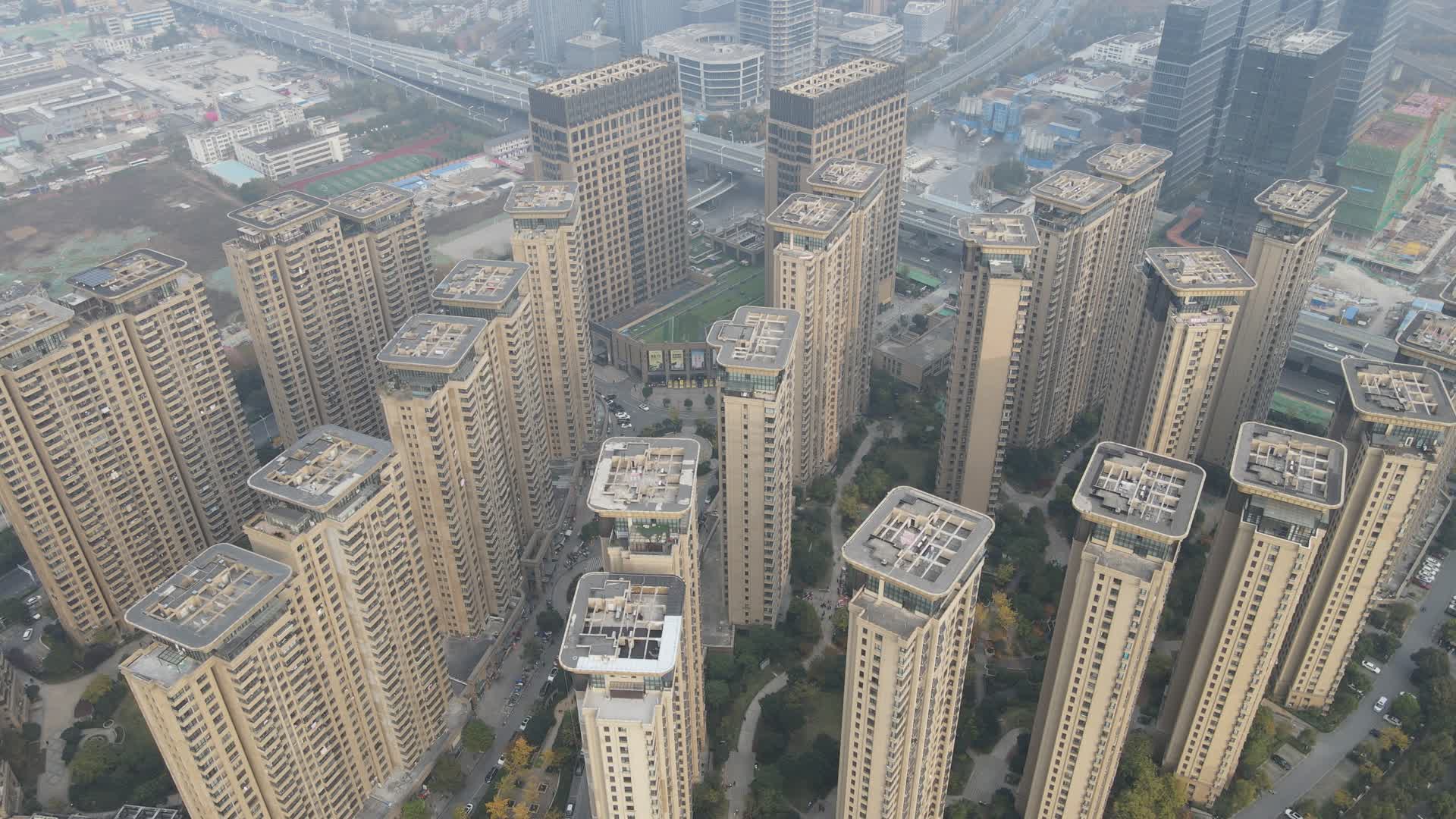 航拍城市高层住宅小区视频的预览图